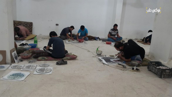 ورشة تصنيع الفسيفساء في مدينة كفر نبل بمحافظة إدلب.