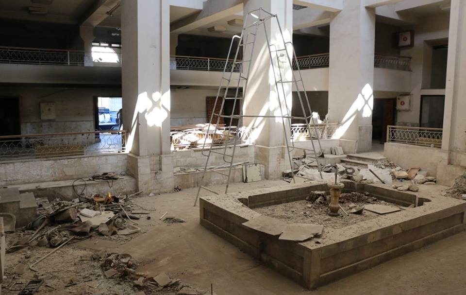 أثناء البدء بعمليات تأهيل متحف إدلب.