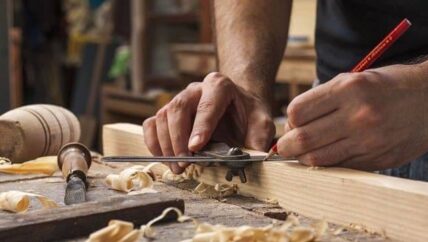 نجارو داريا.. محاولات حثيثة لاستعادة “الأيام الخوالي”