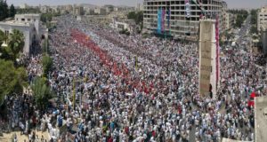 الصورة من مظاهرات حماة 2011 (أنترنت).