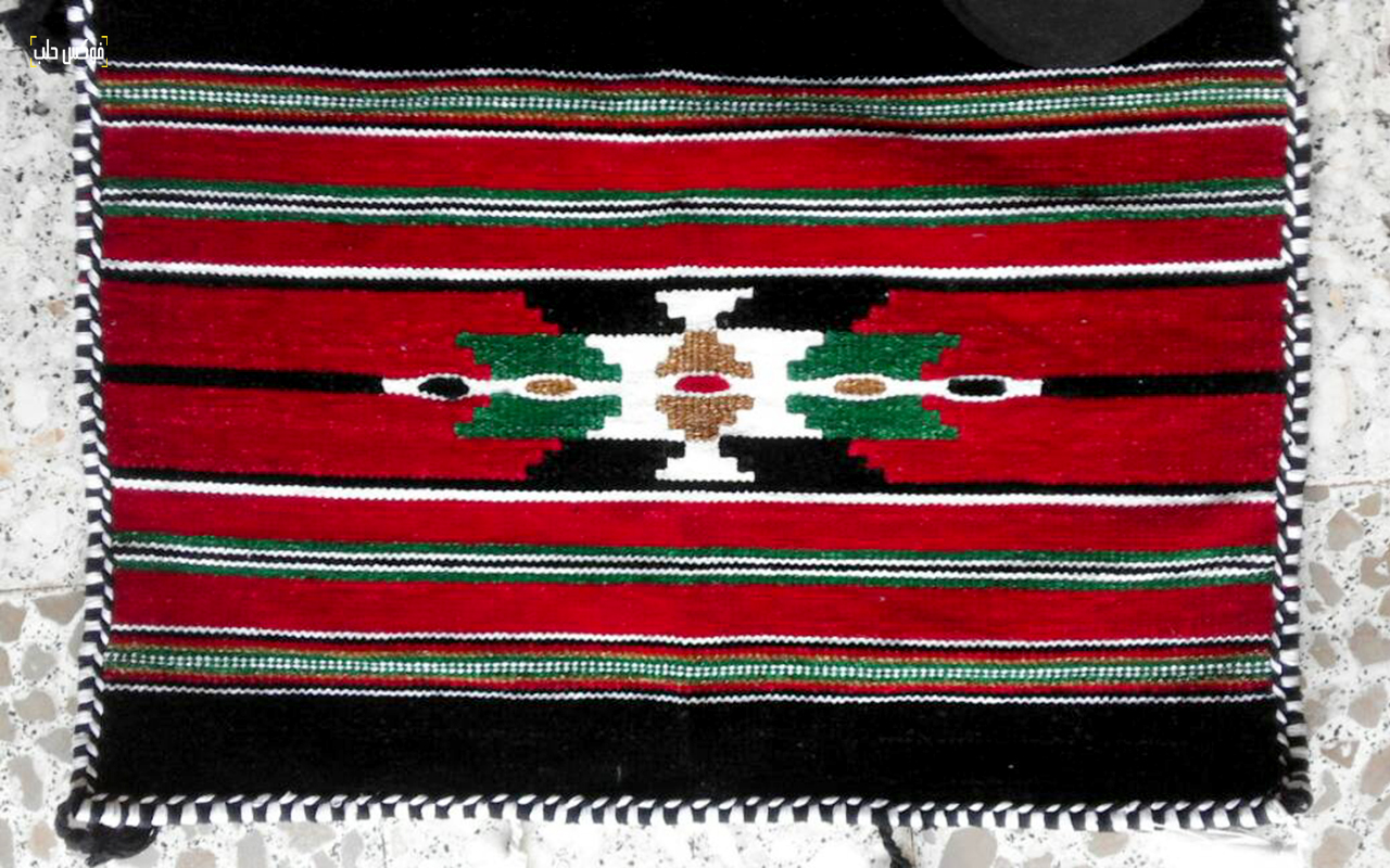 منسوجات على النول