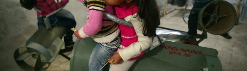 “جيل الثورة”.. آباء صغار يجرفهم تيار الحرب