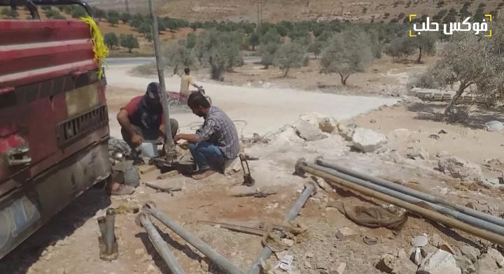 حفر يئر ارتوازي في ريف إدلب 