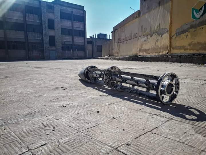 الصورة لإحدى المدارس التي تم استهدافها صباح اليوم -إنترنيت