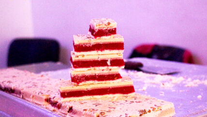 “المحيا” حلويات الحمويين في شعبان