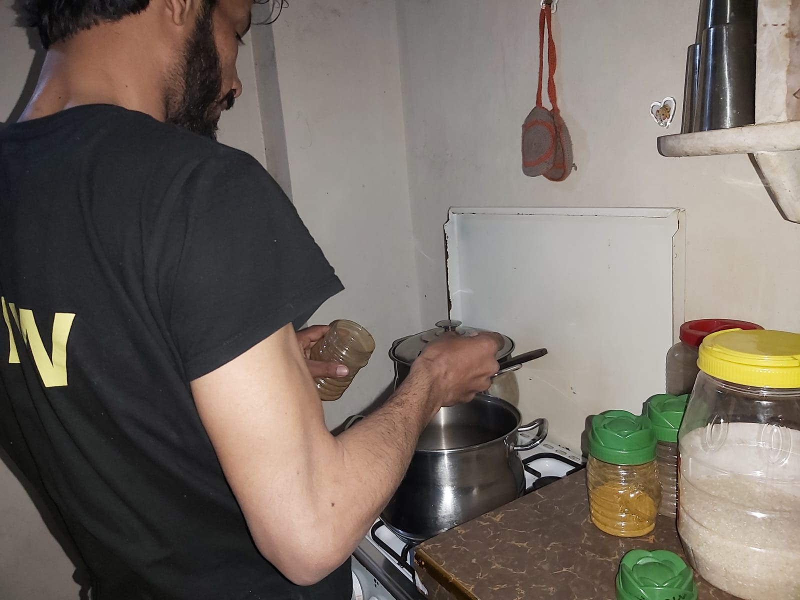 زوج في مطبخ رمضان