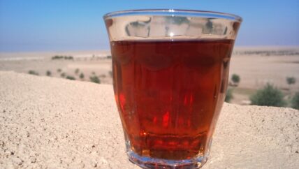 بعد تضاعف سعرها: الشاي حكر على موائد الأغنياء في سوريا