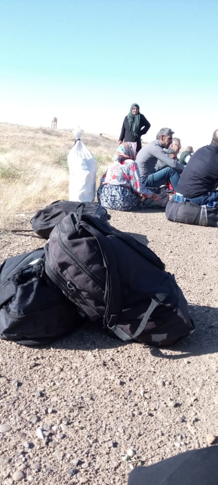 خلال الانتظار قبل الدخول إلى الرقة بين حاجزي الفرقة الرابعة وقوات سوريا الديمقراطية -فوكس حلب