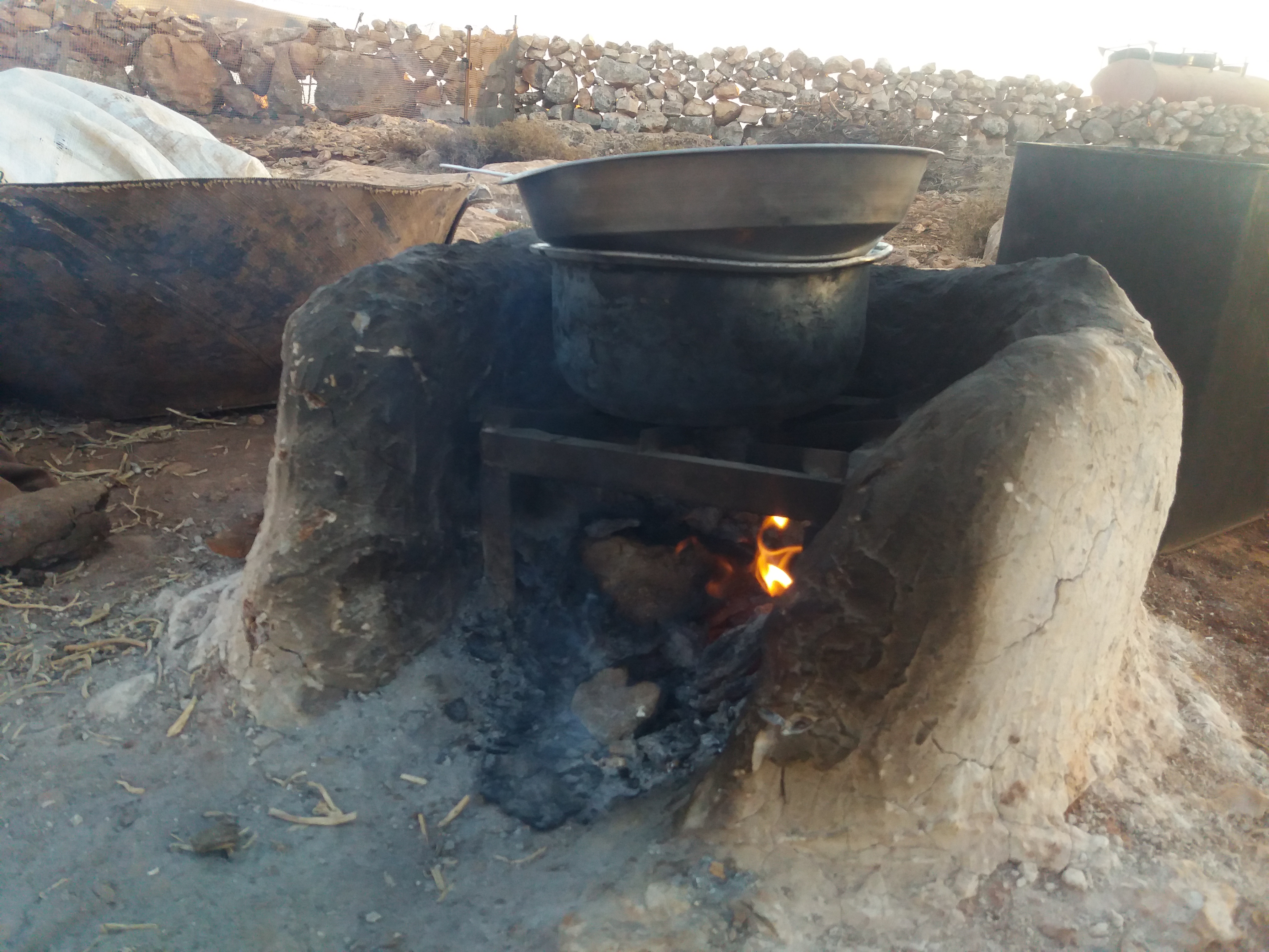 الموقد الذي يستخدمه البدو في الطهي -فوكس حلب