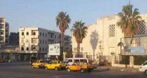 الصورة تعبيرية لسيارات أجرة قرب دوار المحراب في إدلب -إنترنيت