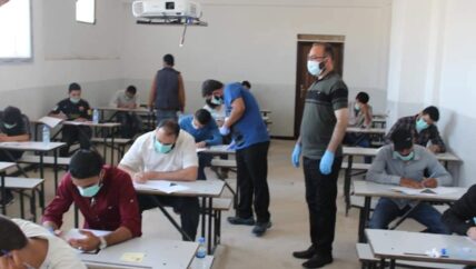 النزوح يزيد عدد الطلاب الأحرار المتقدمين للشهادتين في مناطق المعارضة