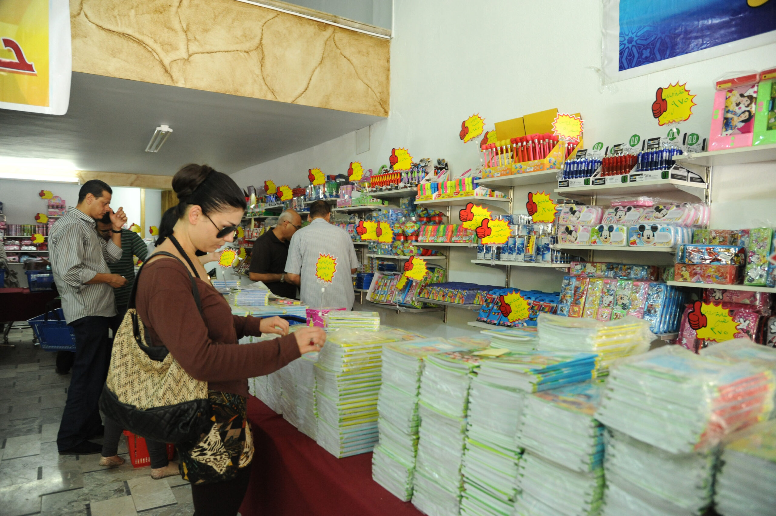 صورة لواحدة من المؤسسات التي تبيع المستلزمات المدرسية في سوريا -إنترنيت