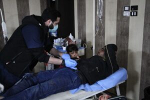أحد المصابين بحادث مروري في مشفى إدلب المركزي -المصدر: صفحة المشفى في الفيس بوك
