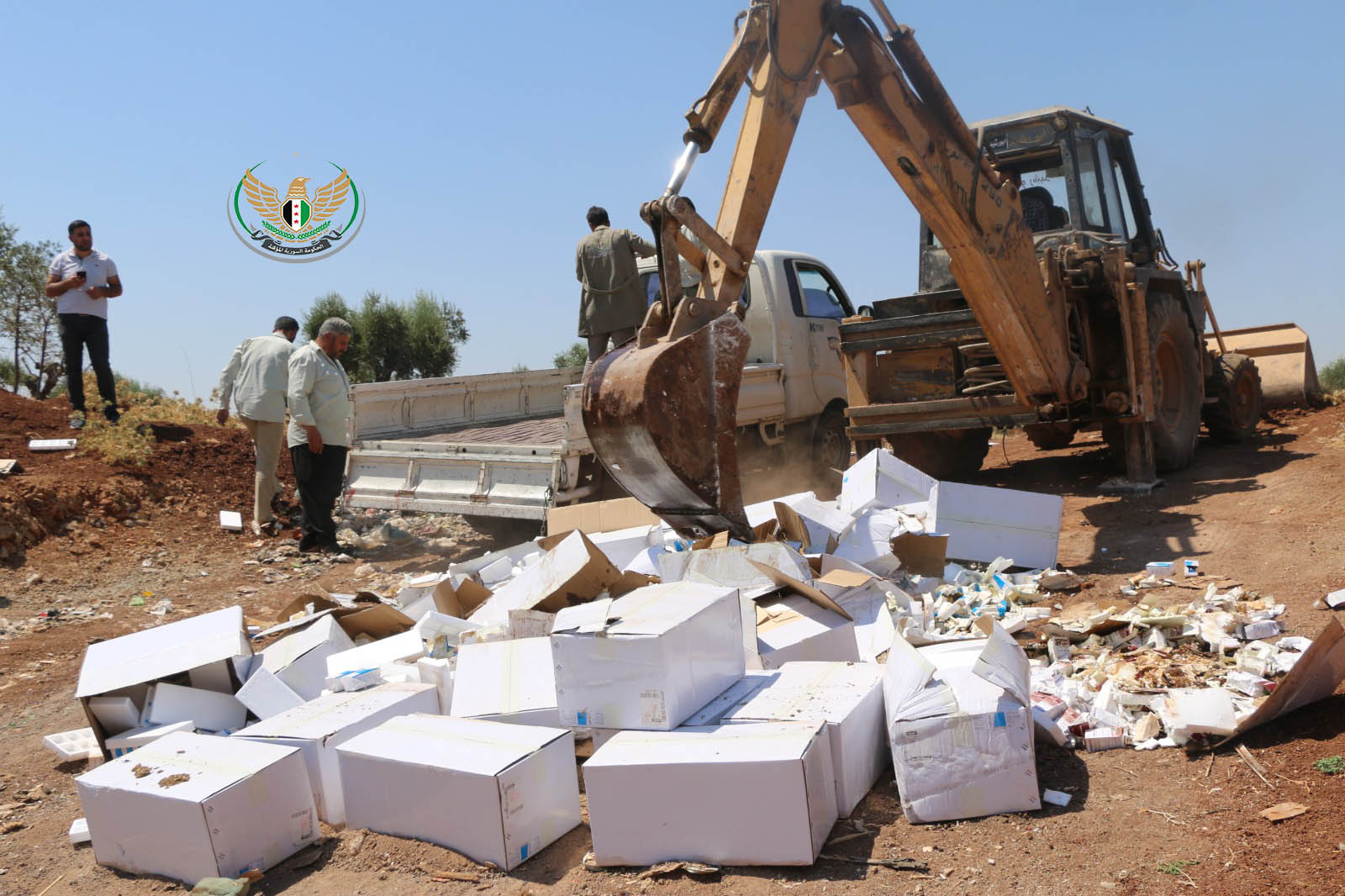 اتلاف شحنة من الأدوية البيطرية في معبر باب السلامة -المصدر: انترنيت