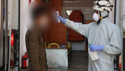 كورونا “الباب”.. إصابات متزايدة تُنذر بكارثة قادمة!