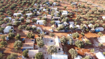 “كورونا المخيمات”.. المعلومة من الواتس والوقاية بما تيسر