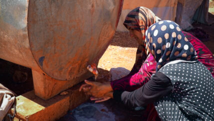 وباء المعلومات ينافس “فايروس كورونا” على الانتشار في سوريا والوقاية شبه معدومة