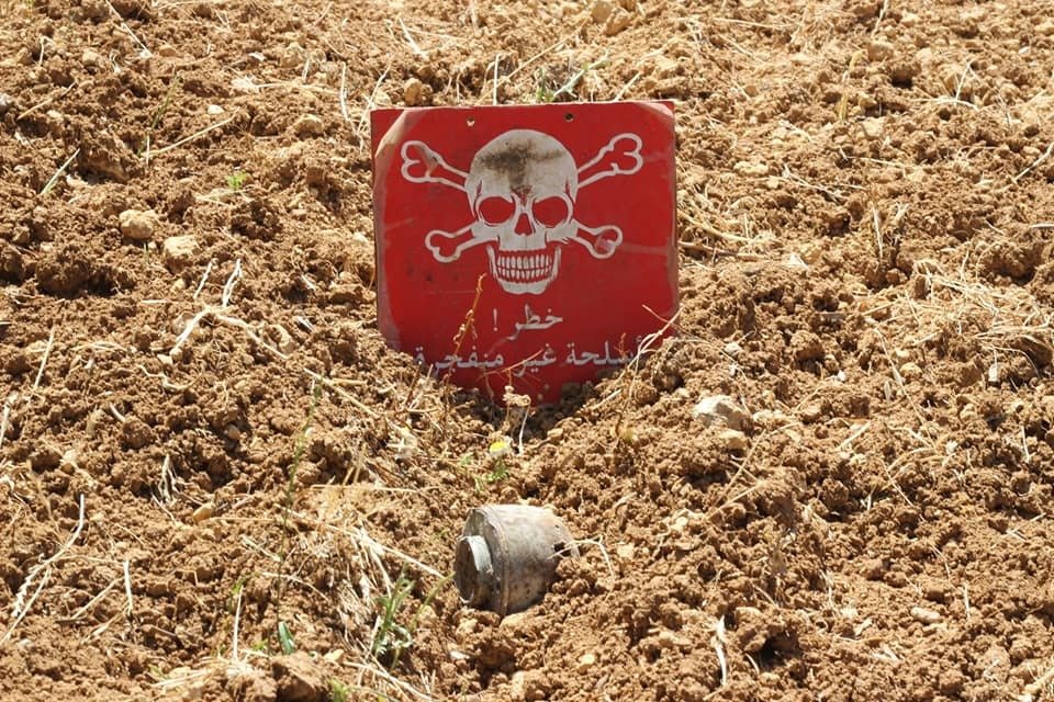 الألغام الأرضية والقنابل العنقودية تنتشر بقرى جبل الزاوية -إنترنيت
