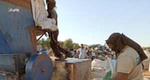 جرش وفرز البلاستيك بالقرب من مخيم "الخليفة" شمال إدلب