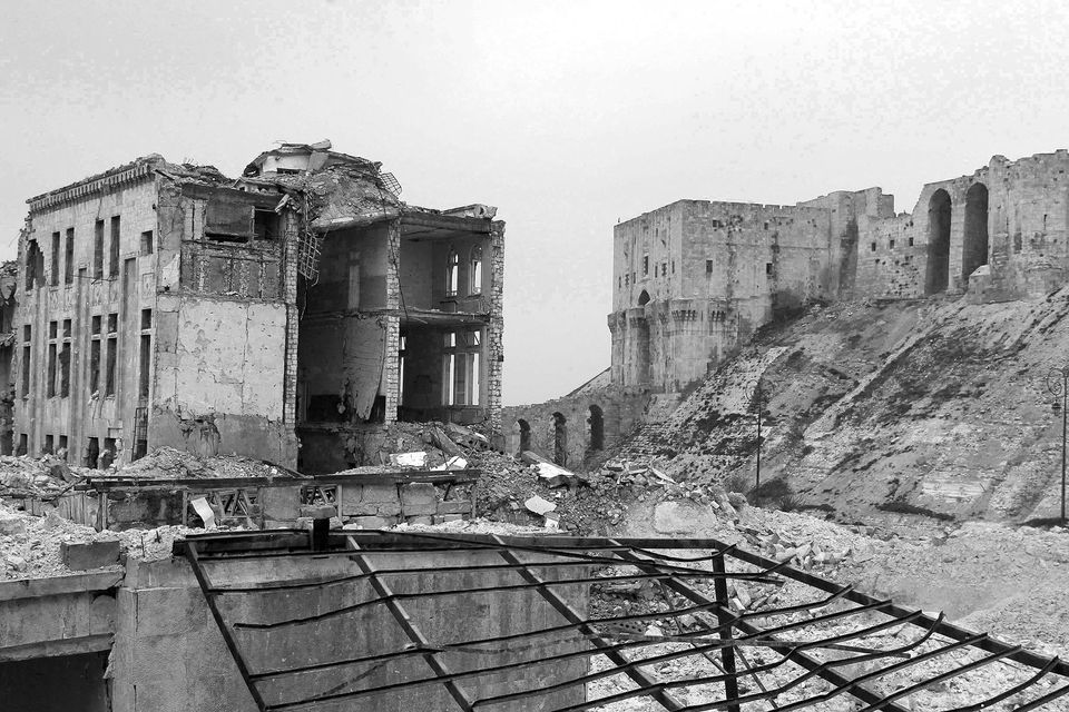 صورة للدمار في محيط قلعة حلب - تصوير جلال مامو