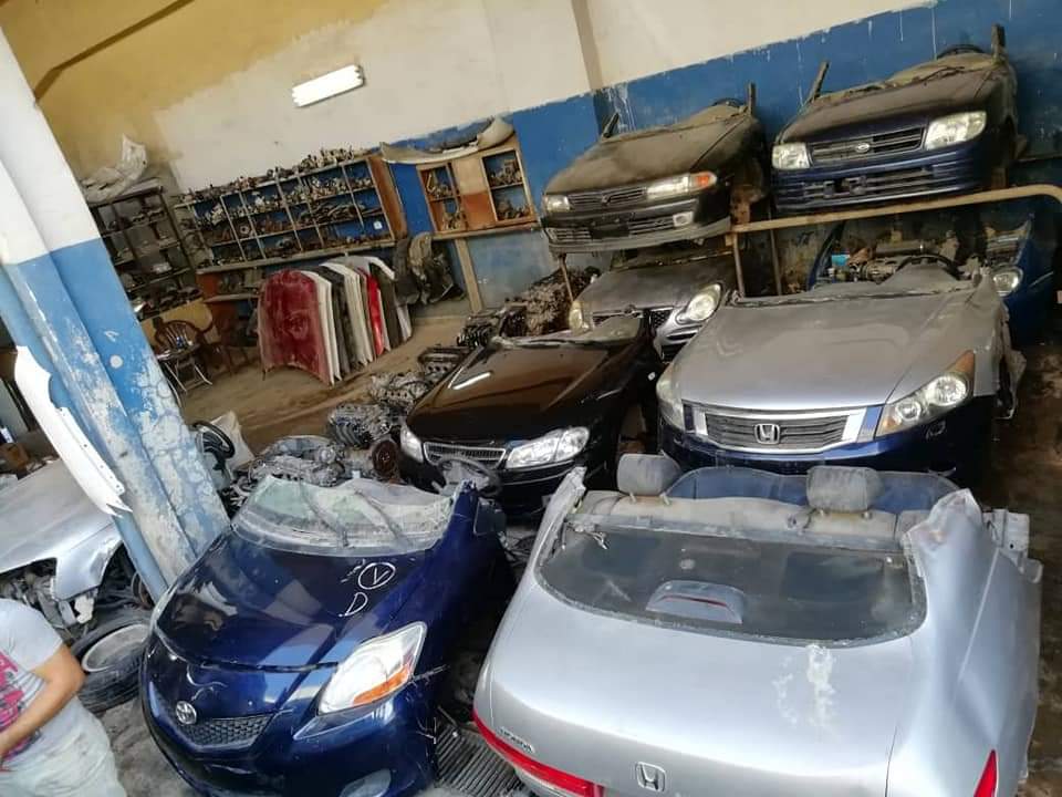 ورشة لتجميع وتأهيل سيارات "القصة" -إنترنيت