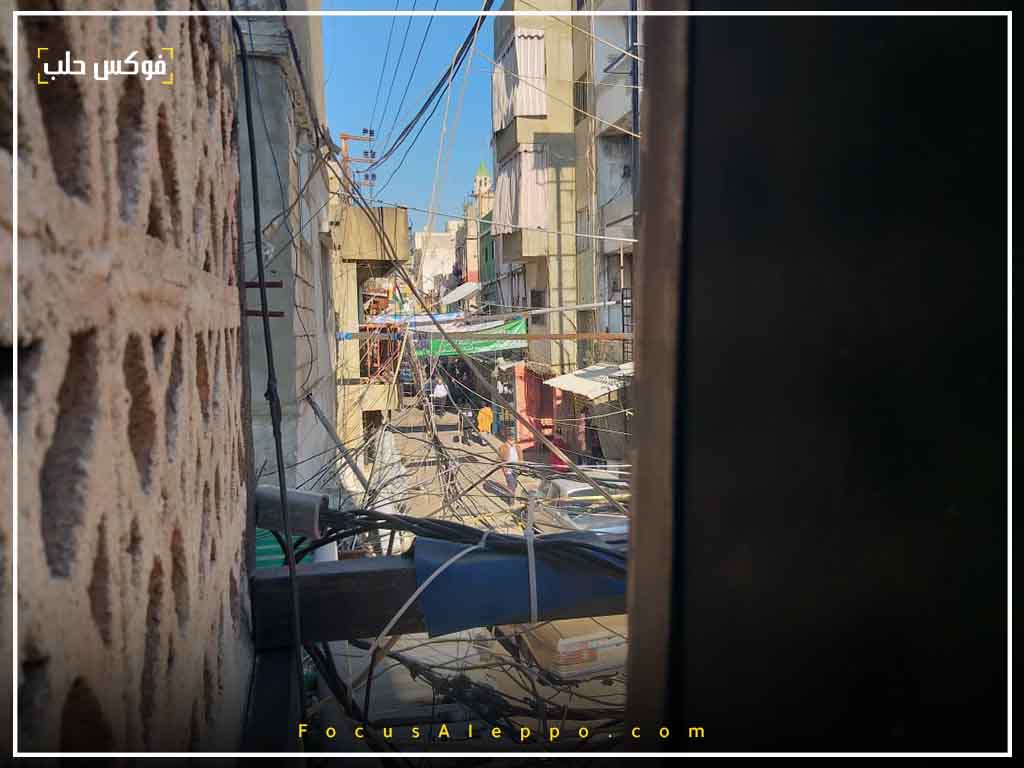 شارع في مخيم عين الحلوة بين الأزقة