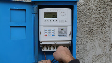 الكهرباء الدائمة في الشمال السوري.. مصدر واحد وأسعار كاوية متفاوتة