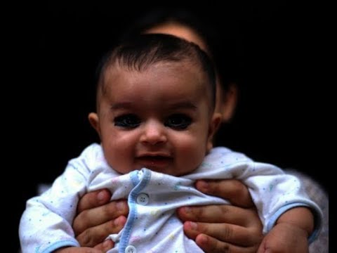 الكحل في عيون أحد الأطفال حديثي الولادة - المصدر: Google