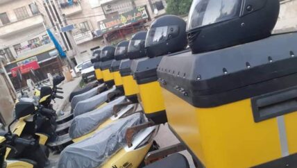 بين يديك.. التوصيل “لباب البيت” مجاناً في إدلب