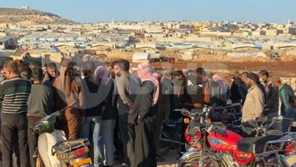 في مخيمات إدلب: تجارة الدراجات النارية مصدر دخل رأس ماله “الخبرة”