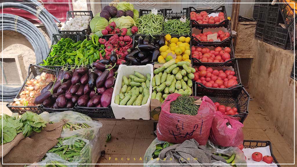 الصورة من أمام محل لبيع الخضروات في ريف عفرين ـ فوكس حلب