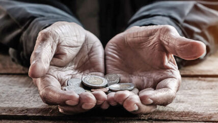 المتسولون في إدلب: “اكفلونا قبل أن تحاكمونا”