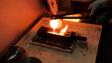 هجرة صناع الذهب تترك آثرها السلبي على عمل الورش في الشمال السوري