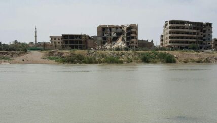 كيف تحولت مدينة الميادين إلى معسكر إيراني شرقي سوريا