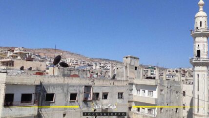 بعد نزوح أصحابها.. السرقات تطال أثاث منازل في جسر الشغور وتعيدها على “العضم” 