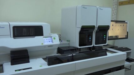  “بي سي آر” في إدلب.. خدمة مخبرية مأجورة بتكلفة مرتفعة