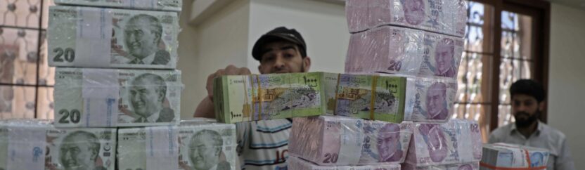 تراجع سعر صرف الليرة التركية وبال على اقتصاد الشمال السوري الهش