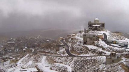 مزارع التفاح في رنكوس.. ما سلم من حواجز النظام أكلته المدافئ والماشية