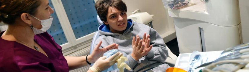 زيارة طبيب الأسنان في الشمال السوري مرهقة للجيوب والأفواه