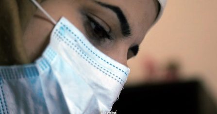 أم رشيد.. سائقة سيارة أجرة تعيد رسم الطريق