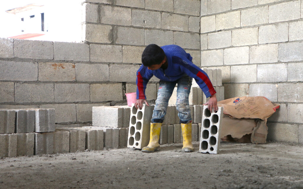 بناء في ظروف قاهرة14-فوكس حلب-تصوير محمد جميل