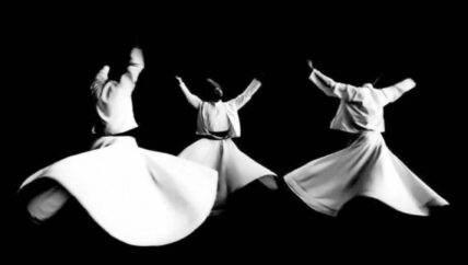 أصحاب الطرق الصوفية..  من الشعبية إلى العمل بالخفاء