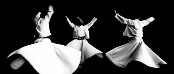 أصحاب الطرق الصوفية..  من الشعبية إلى العمل بالخفاء