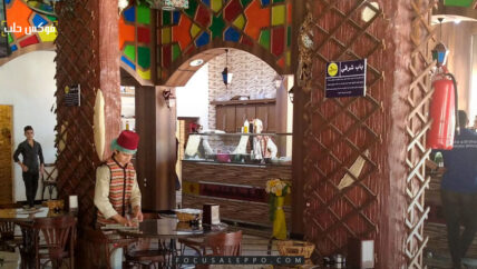   في إدلب.. “اللقمة الشامية” تجسيد للمأكولات والأحياء الدمشقية