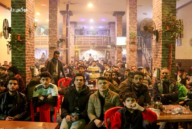 الصورة أثناء المباراة النهائية لكأس العالم في مقهى بمدينة الدانا شمالي إدلب - فوكس حلب