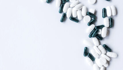 علاج نفسي؟ نعم.. لكن أين الأدوية؟