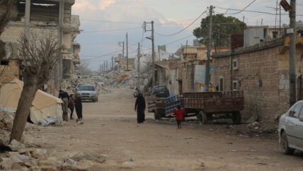 عرسٌ تحول إلى مأتم.. وطفلة بحاجة للتدفئة قبل أن تدفن