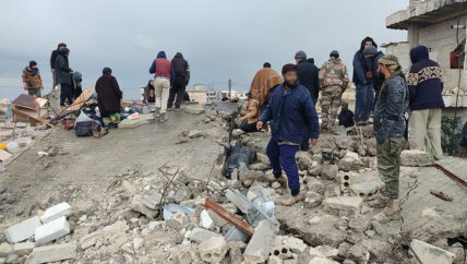 أحياء سويت بالأرض.. عالقون في جنديرس