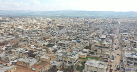 المستشفيات والكوادر الطبية يعيشون صدمة الزلزال.. ازدحام وأضرار وقلّة في الأدوية والمستلزمات 