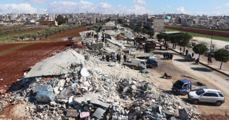 مشهدان لمقاومة الموت في مدينة حلب.. هل نجونا